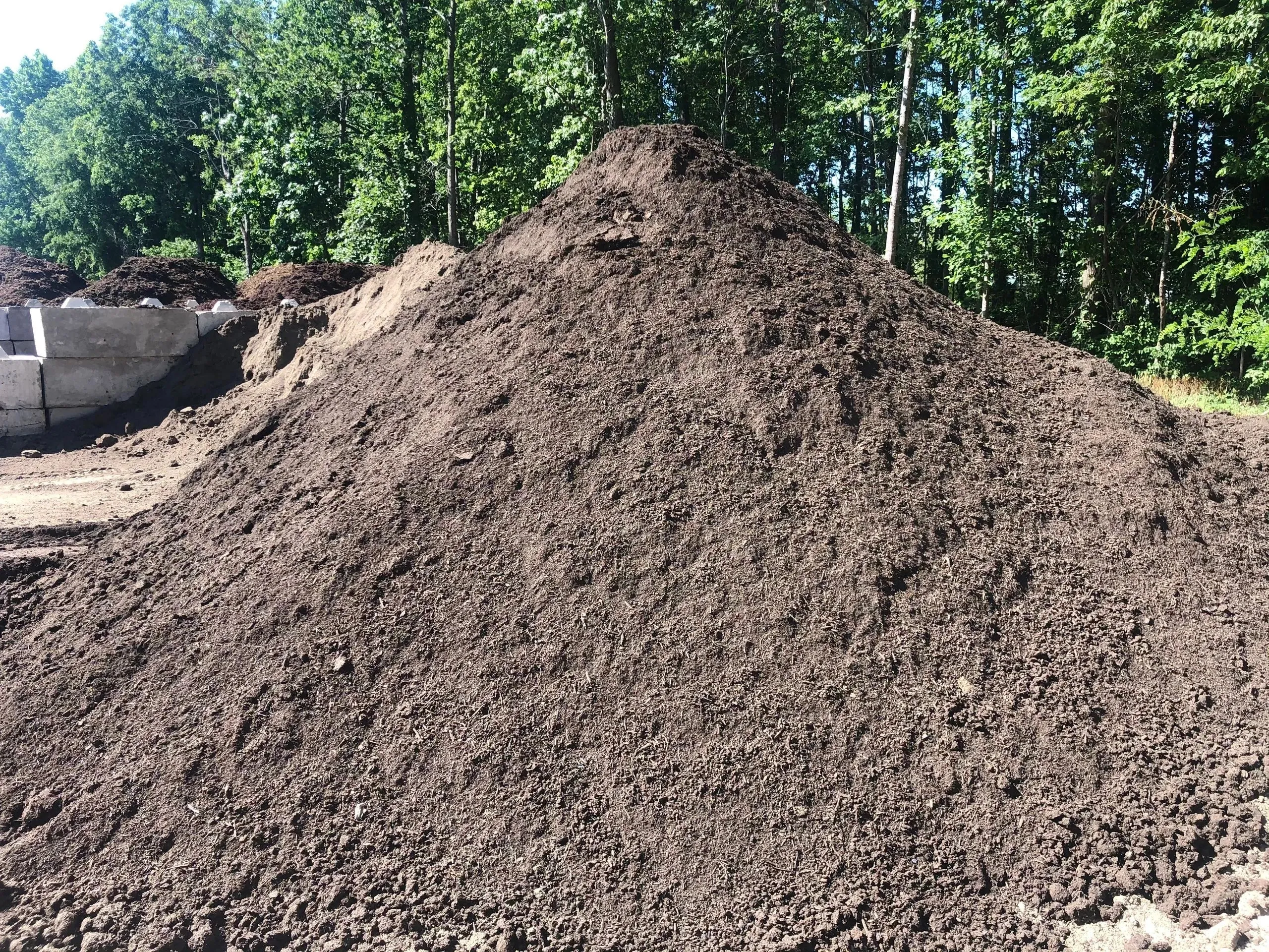 A picture of sandy soil in bulk.